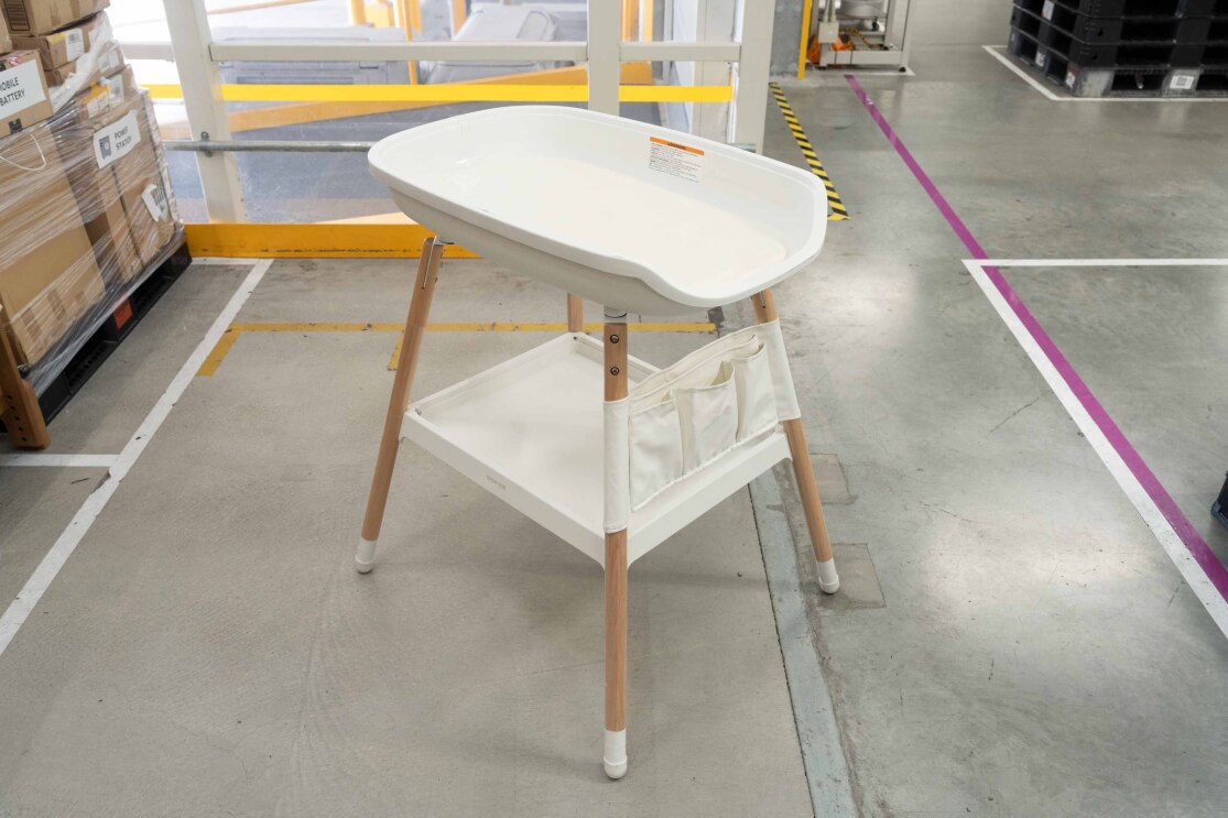 赤ちゃんが寝ころべるサイズのテーブル