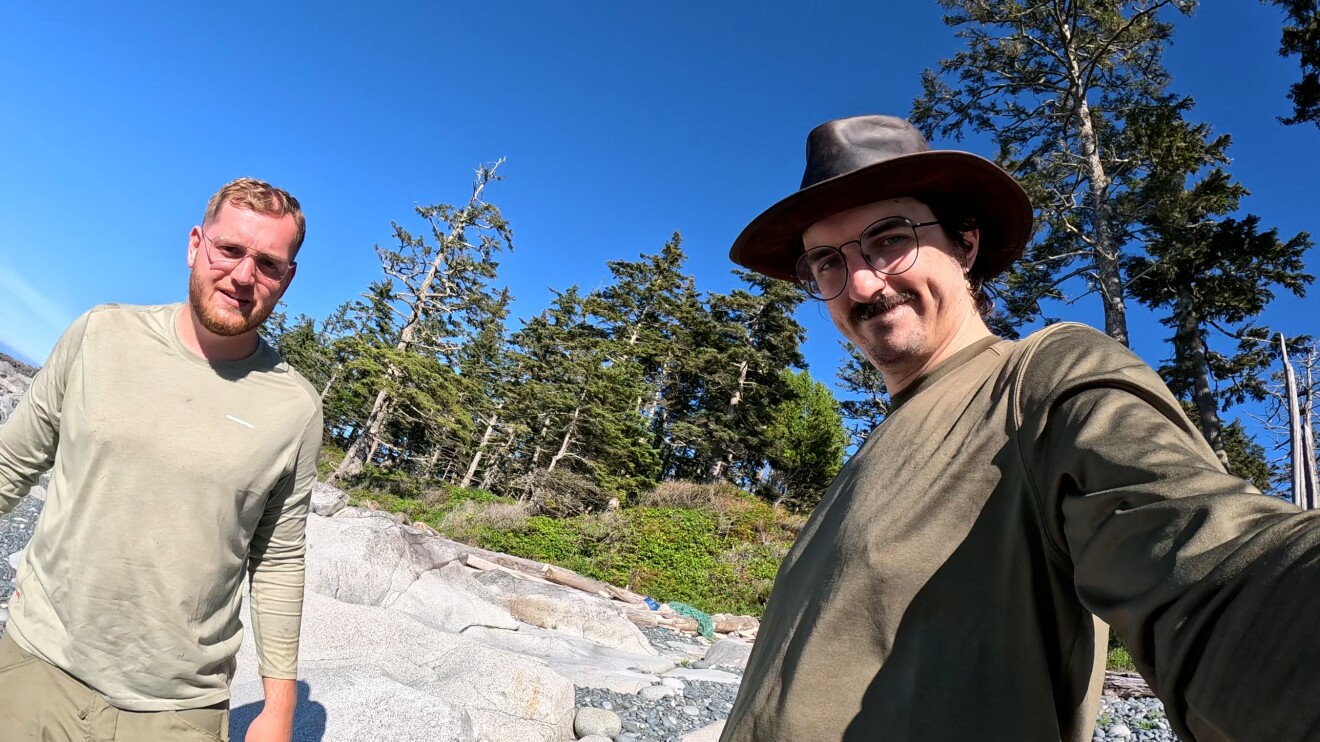 Szenen mit Teamabbildungen aus 7 vs. Wild, 3. Staffel