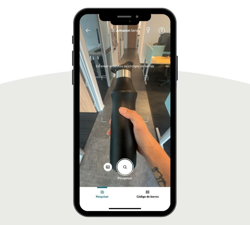 Amazon Lens é uma ferramenta do app da Amazon que permite comprar um produto semelhante à uma foto ou de um código de barras