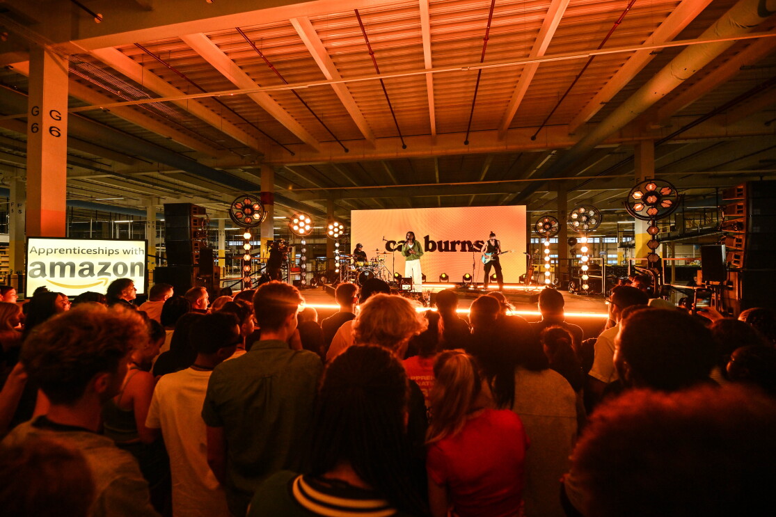 Cat Burns plays exclusive gig for Amazon Apprentices