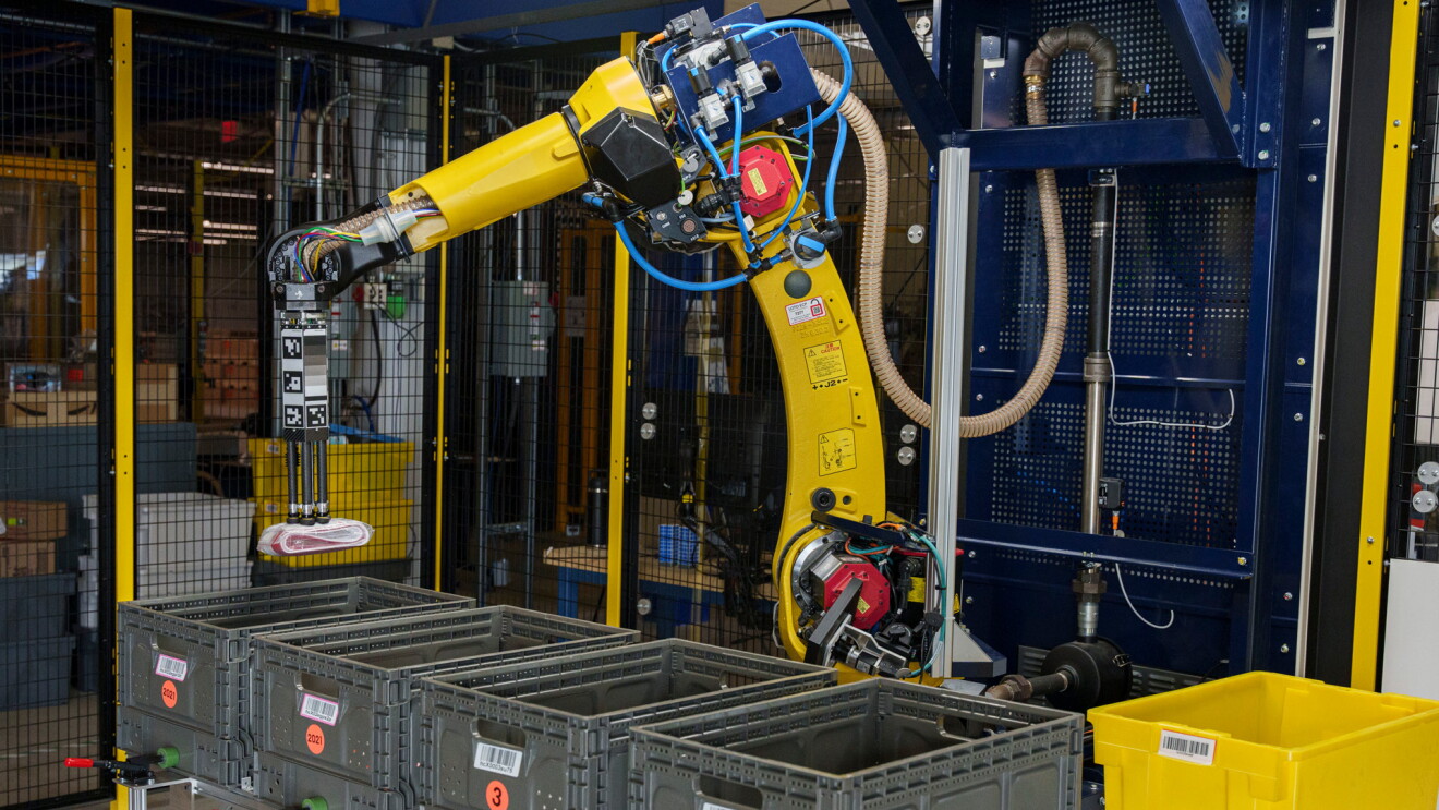Amazon introduces Sparrow—a state-of-the-art robot that handles millions of diverse products