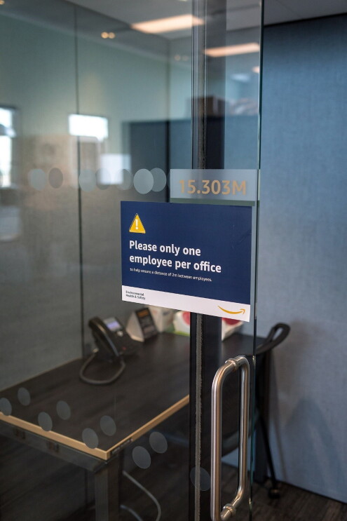social distancing office sign 
