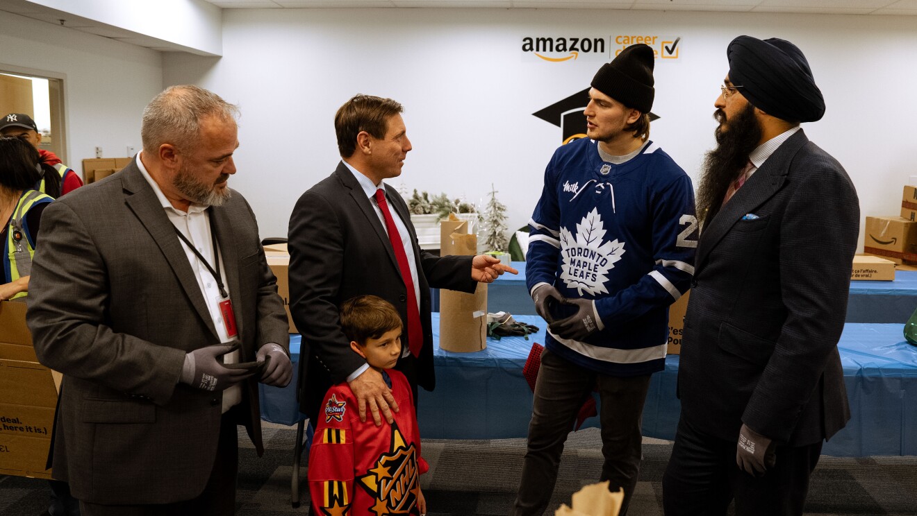 Toronto Maple Leafs hockey player packing boxes 