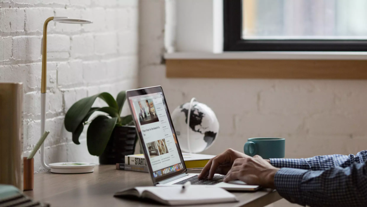 laptop ecommerce sme selling online