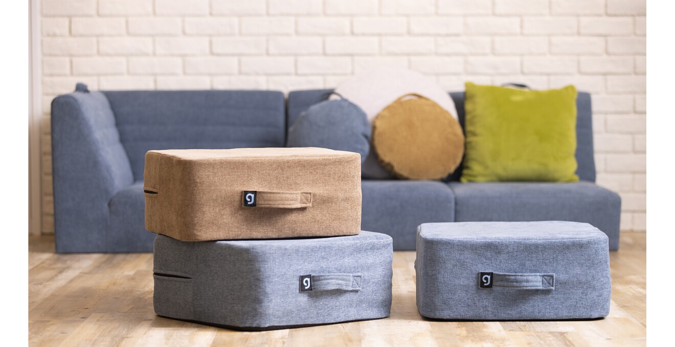 四角い箱型で取っ手がついたシェイプキューブの写真