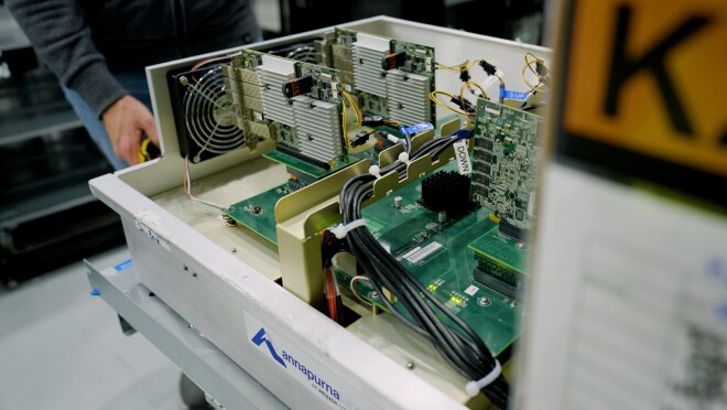 AWS数据中心服务器机架