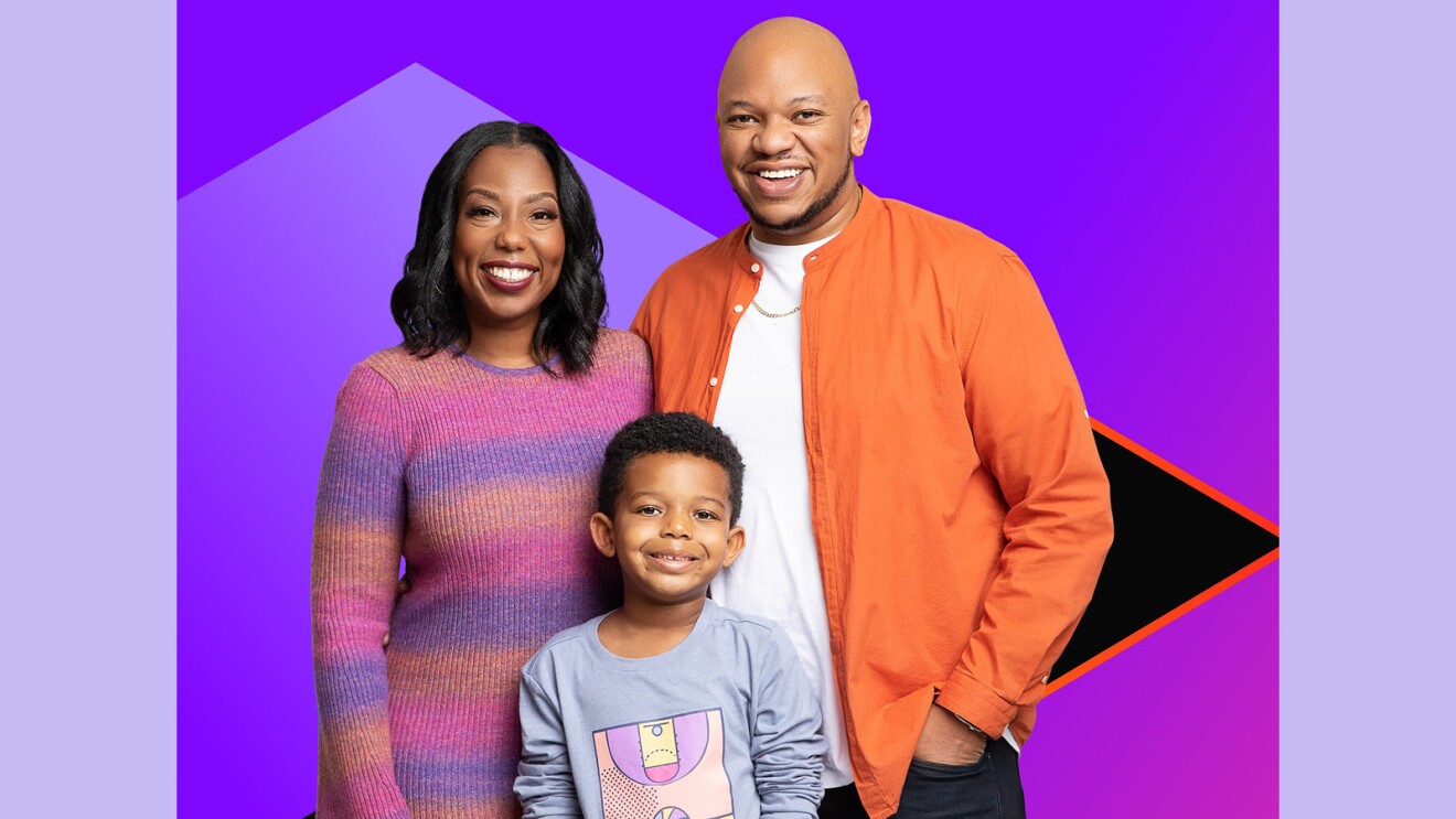 年轻国王护发公司的创始人科拉和斯特凡·米勒,以及他们的儿子卡德。