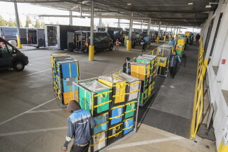Delivery station load in 