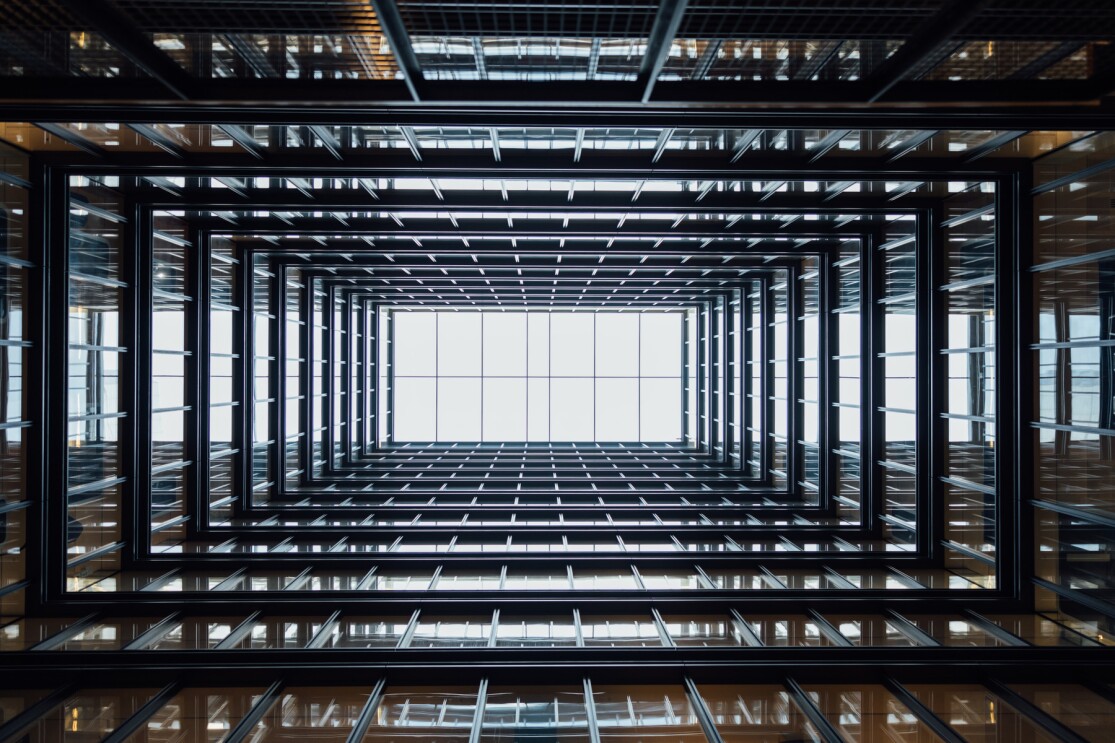 Thew view from the first floor to the top of the building through the LHR16 atrium