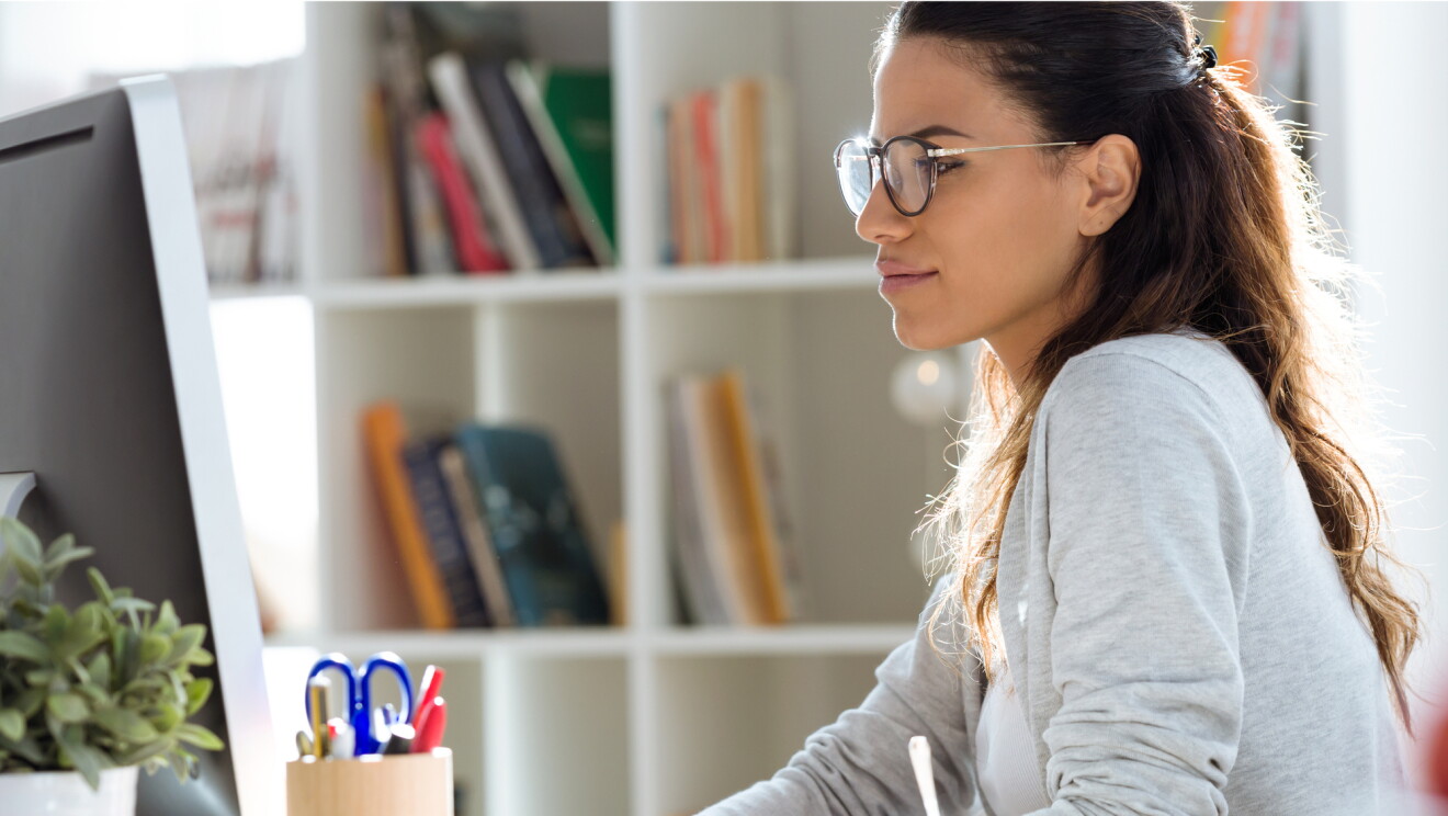 Picture of woman with a laptop