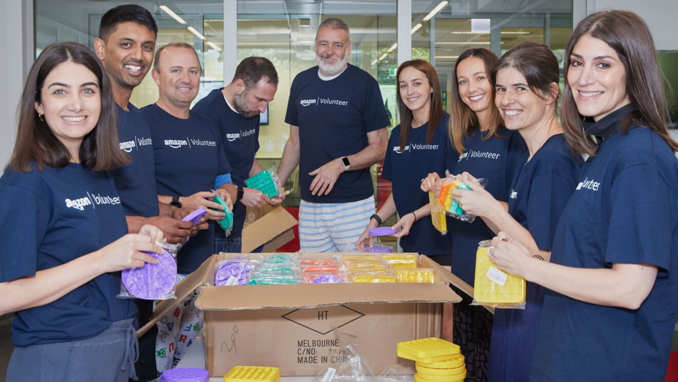 Amazon Australia staff volunteering at 2023's Global Month of Volunteering events.