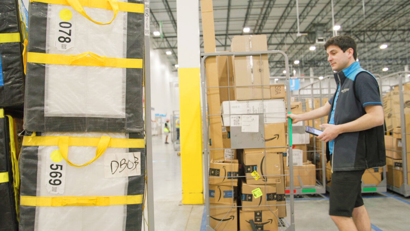 Dispatch Amazon Photos: A day in the life of an Amazon delivery driver
