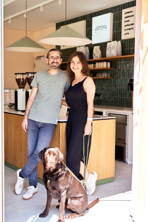 Bilder von neue Cafe Apoteka in Amazon Gebäude STR10 in Tübingen
