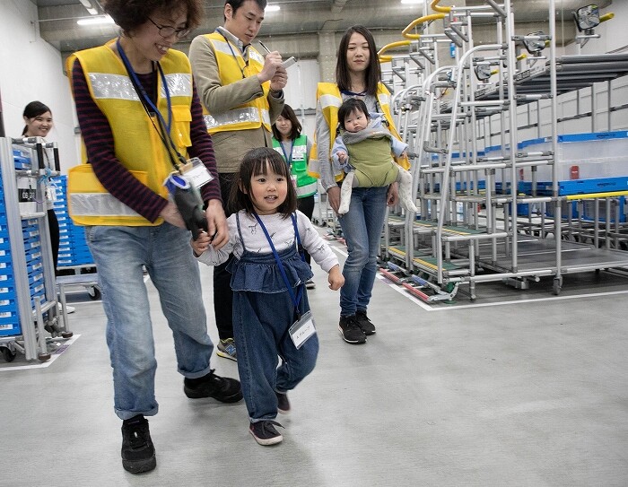 アマゾンフルフィルメントセンターを見学