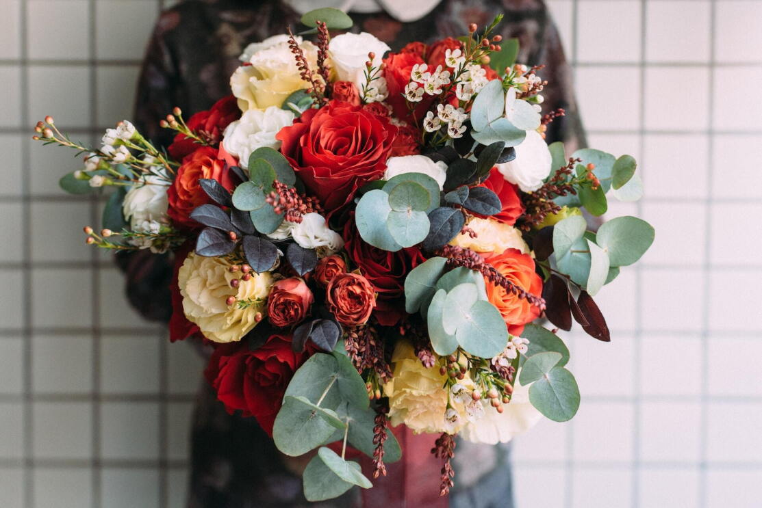 A bouquet with many types of flowers
