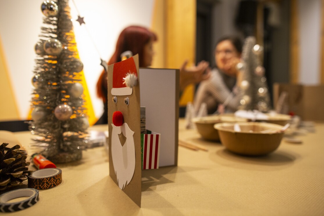 Amazonde_#HomeOfChristmas_231118_0459_2000_72.Weihnachtskarten basteln Workshop Ediths Art