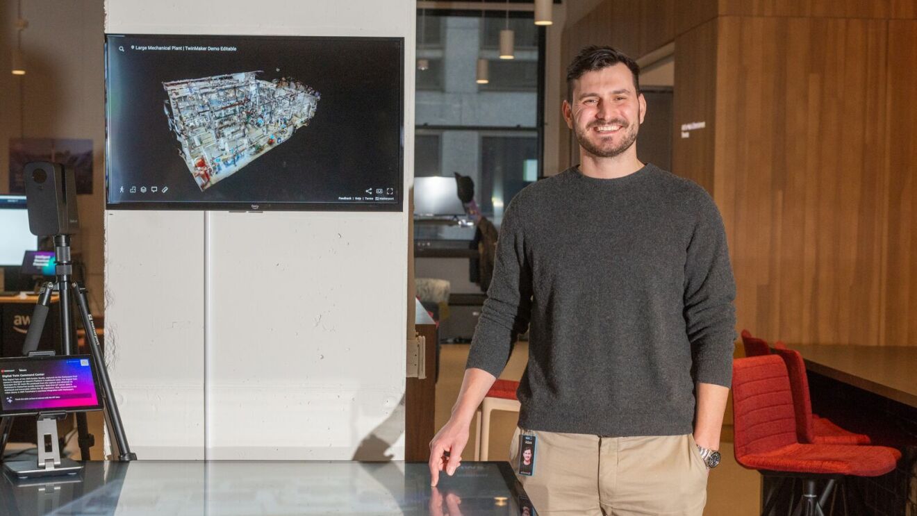 demos of aws technologies in action at the aws builder studio in amazons nyc office