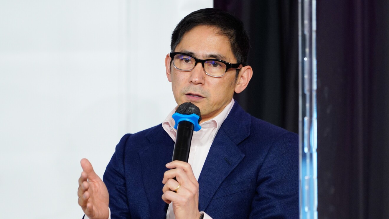 長崎さんが話している写真