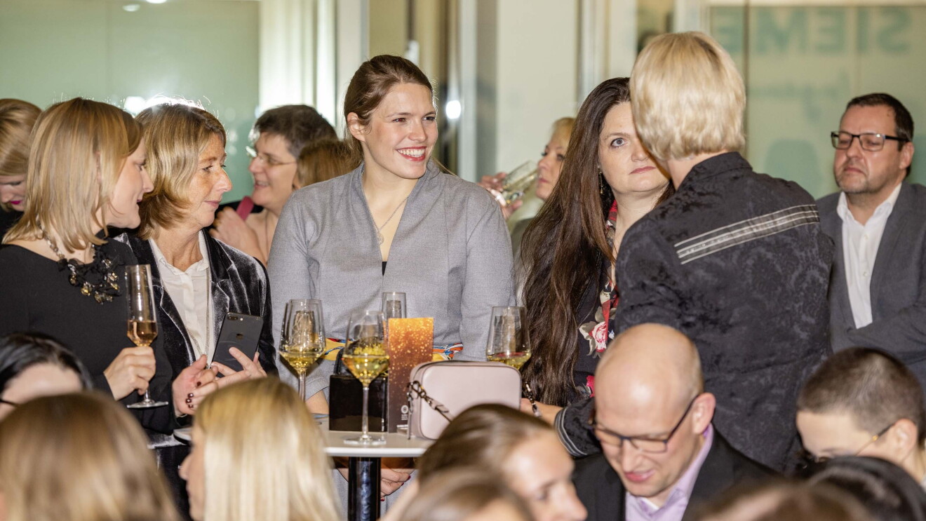 Digital Female Leader Award - Networking