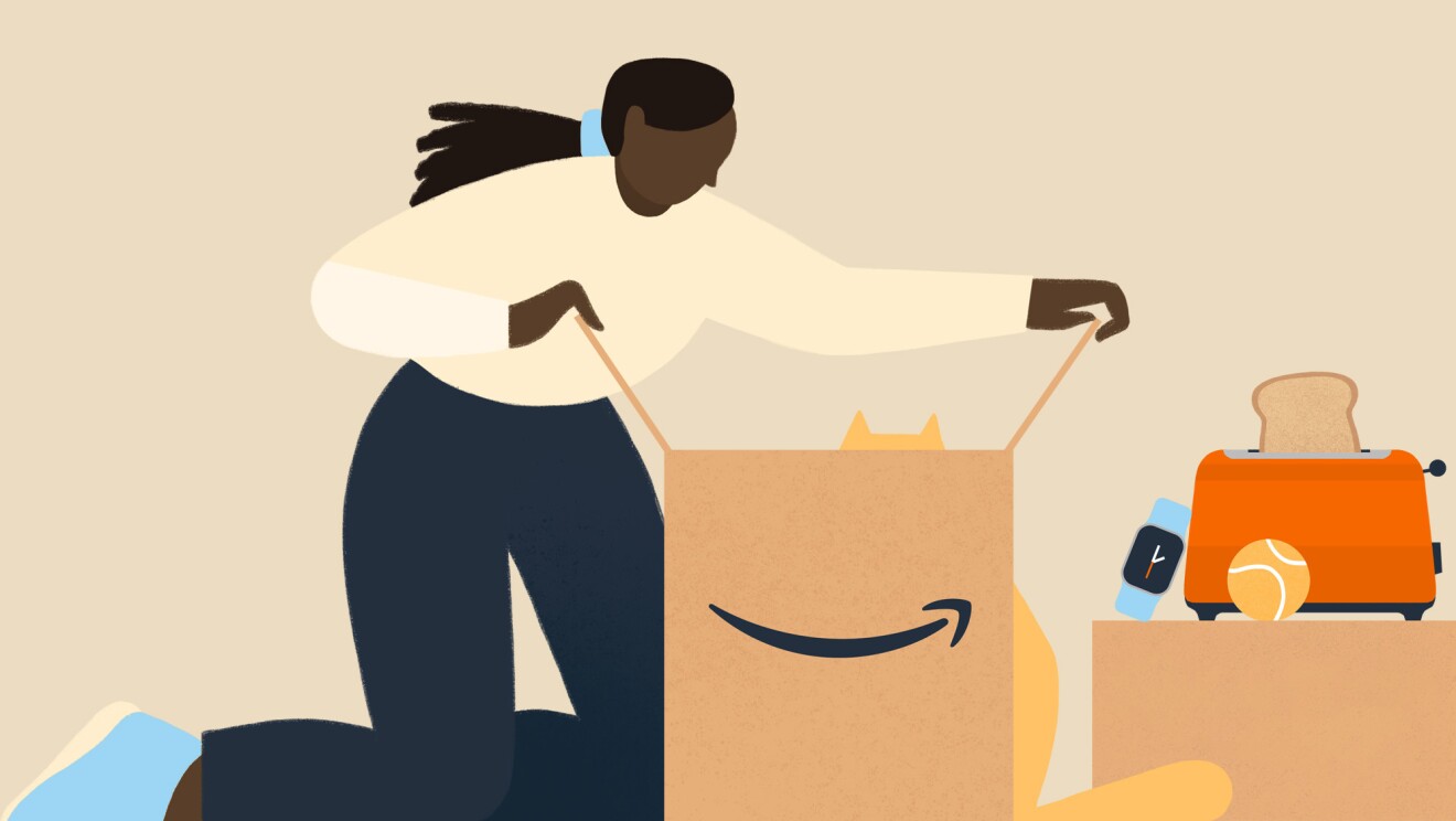 Amazonのロゴが印刷された箱を開けている女性のイラスト。その箱の隣には別の箱にトースター、スマートウォッチ、そしてテニスボールが置かれている。