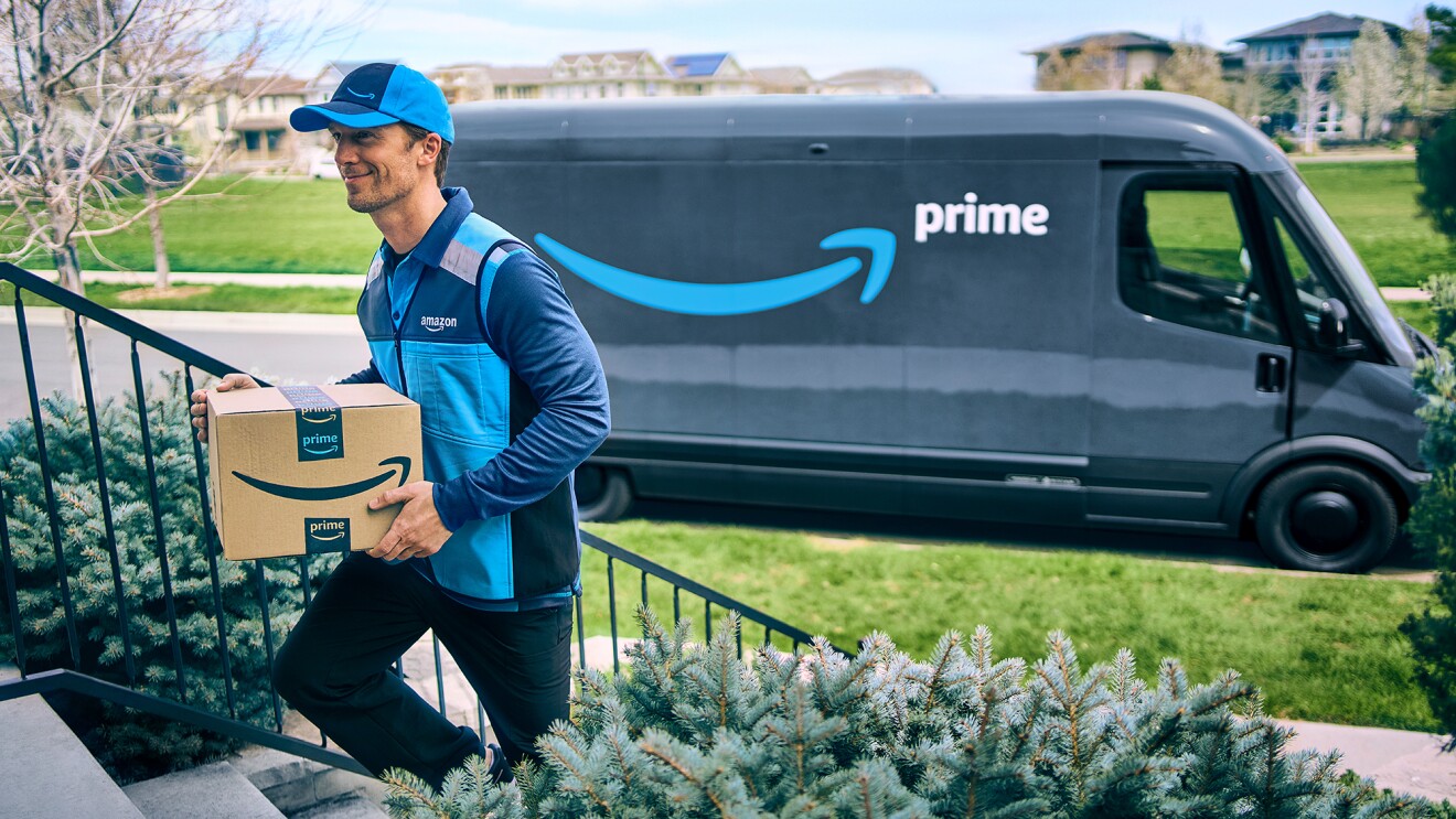 Amazon stabilisce un nuovo record di velocità nelle consegne Prime: nel 2025 in Italia oltre 230 milioni di prodotti consegnati in giornata o in un giorno