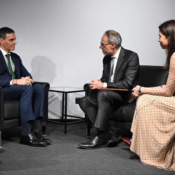 Vicepresidenta y Directora General de Amazon para España y Portugal. David Zapolsky, Vicepresidente Global de Políticas Públicas de Amazon.
