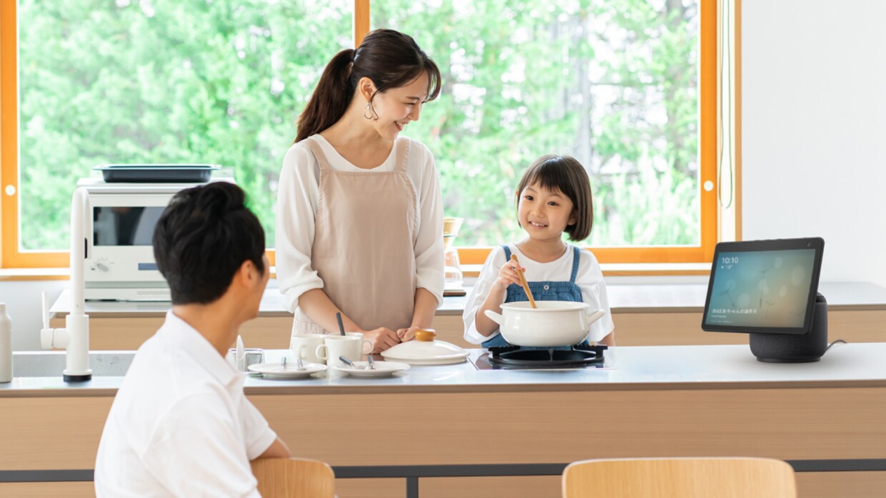 家でみんなのそばにAlexaがある写真