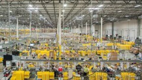 Panorámica de un centro logístico.