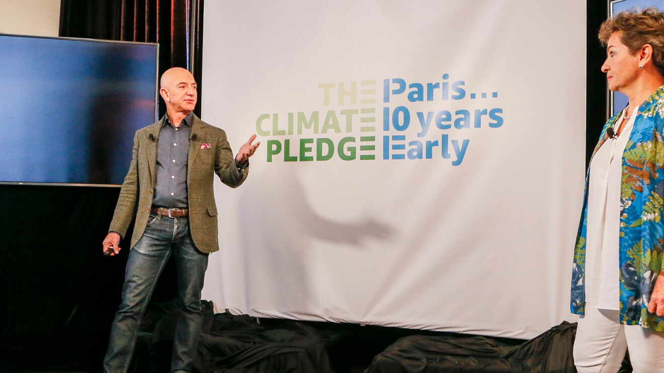 Jeff Bezos präsentiert auf der Climate Pledge Pressekonferenz