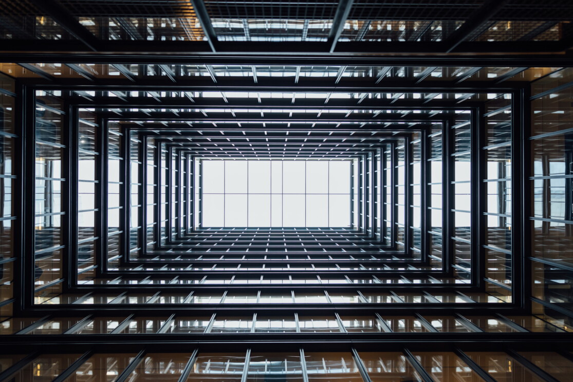 Thew view from the first floor to the top of the building through the LHR16 atrium
