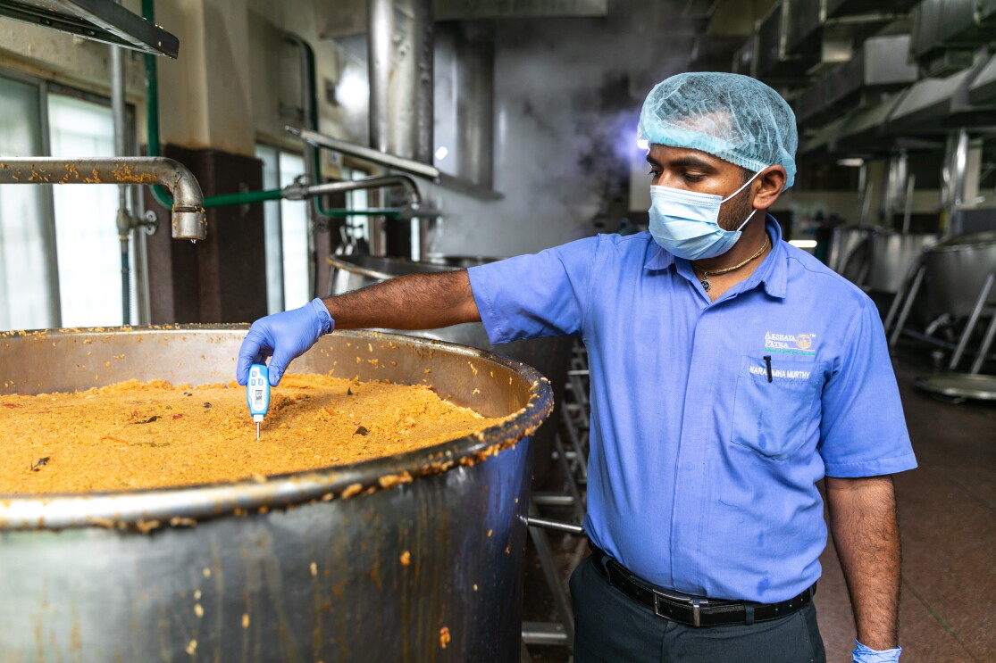 A food distribution drive for creamtorium workers during COVID