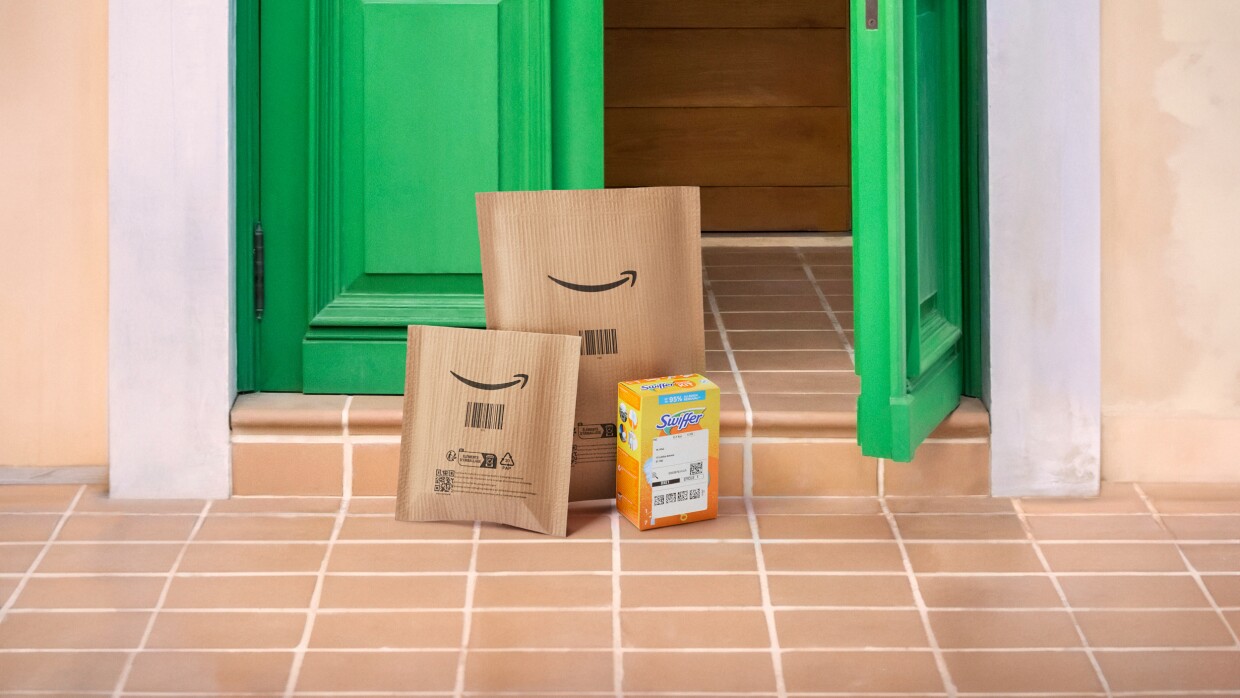 Padded mailers and SIPP on a doorstep