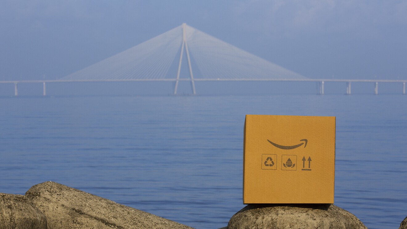 Journey of the Amazon box across iconic Indian locations