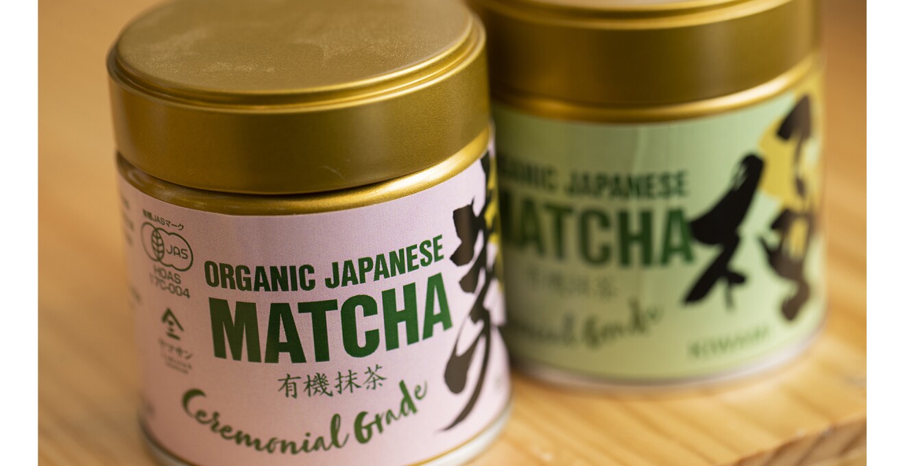 英語で書かれた茶缶