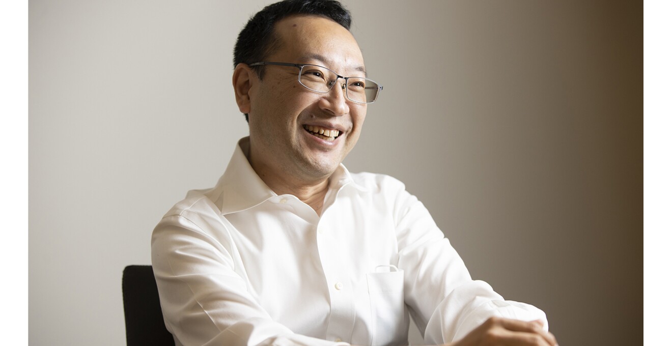 嬉しそうに語る戸部さんの写真