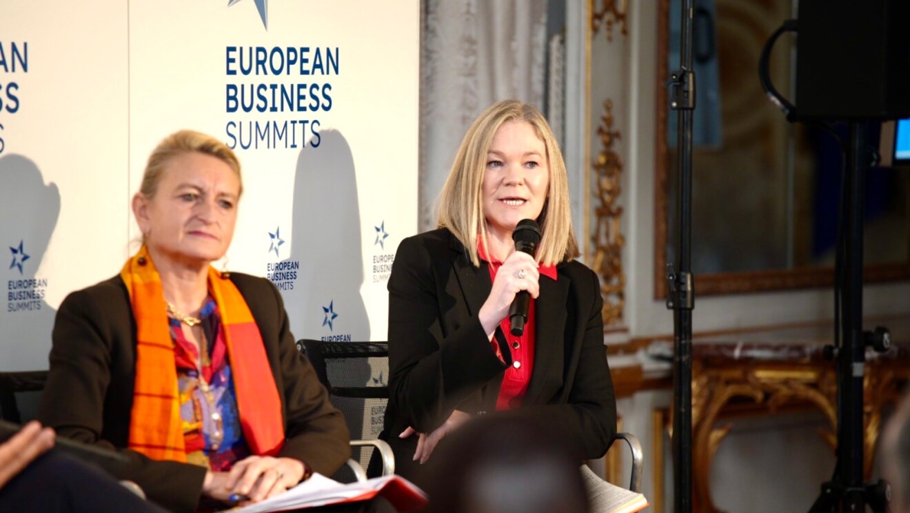 Lucy Cronin speaking at EBS 2