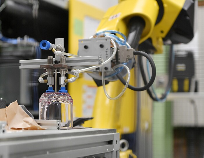 「水をつかむ」ウォータージャグを開発