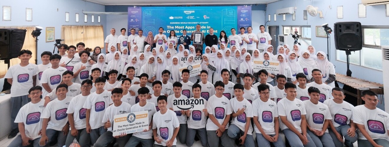 Just a small fraction of the over 2000 students who took part in the GUINNESS WORLD RECORDS(R) attempt