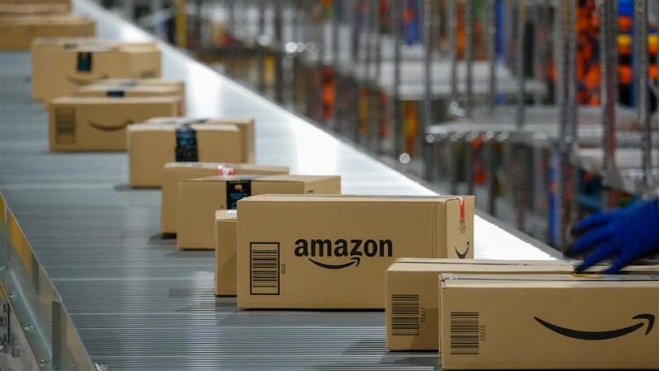 お客様に笑顔を届ける Amazonの物流システム About Amazon Japan お客様に笑顔を届ける Amazonの物流システム About Amazon Japan