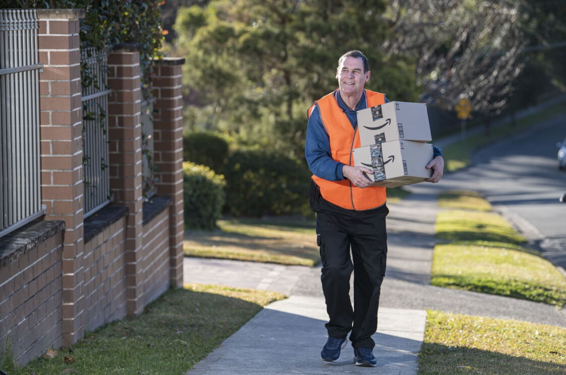 Neil Hughes Completing  Amazon Flex Deliveries