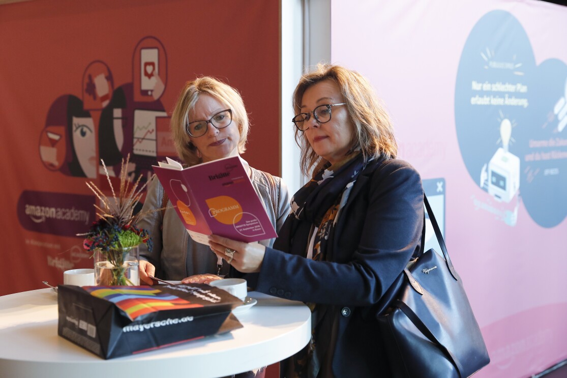 Amazon Academy - Netzwerken vor dem Amazon Stand
