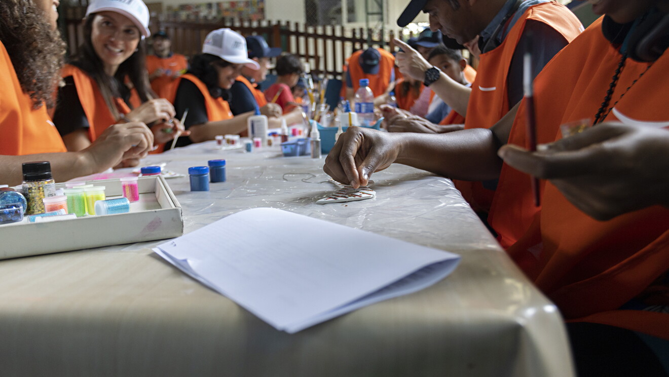 Voluntários da Amazon em Paraisópolis