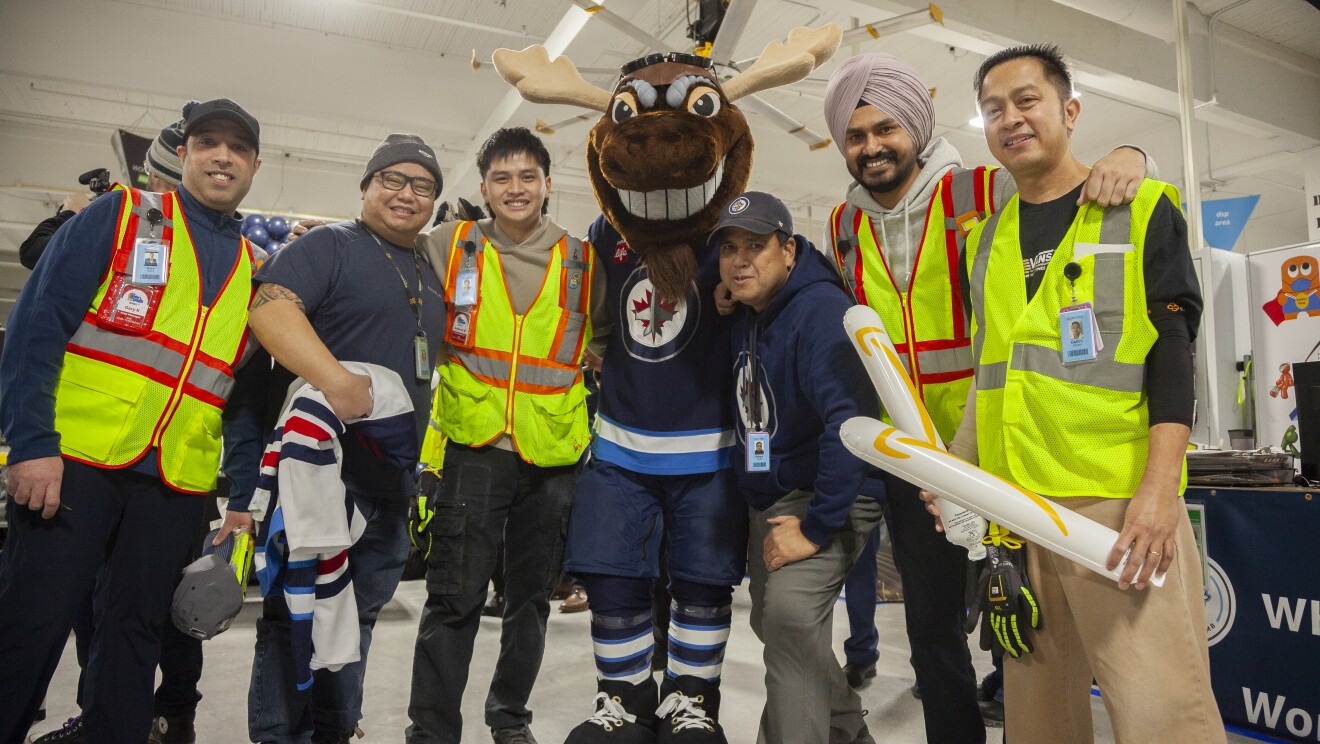 Amazon.Lowry Group Shot