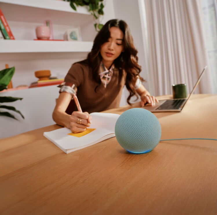 HERO IMAGE. Echo con Alexa