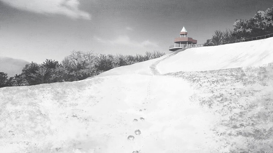 雪が積もった丘の斜面に、1人分の足跡が続いている。頂上に三角屋根の展望台があり、稜線に木が並ぶ。