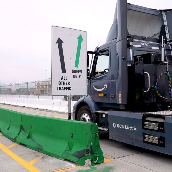 An image of Amazon's heavy-duty electric truck.