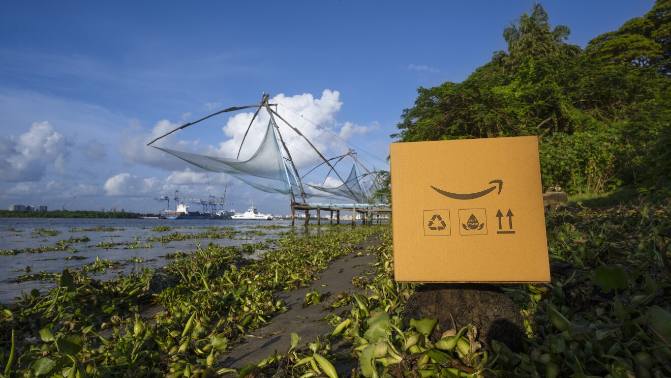 Journey of the Amazon box across iconic Indian locations