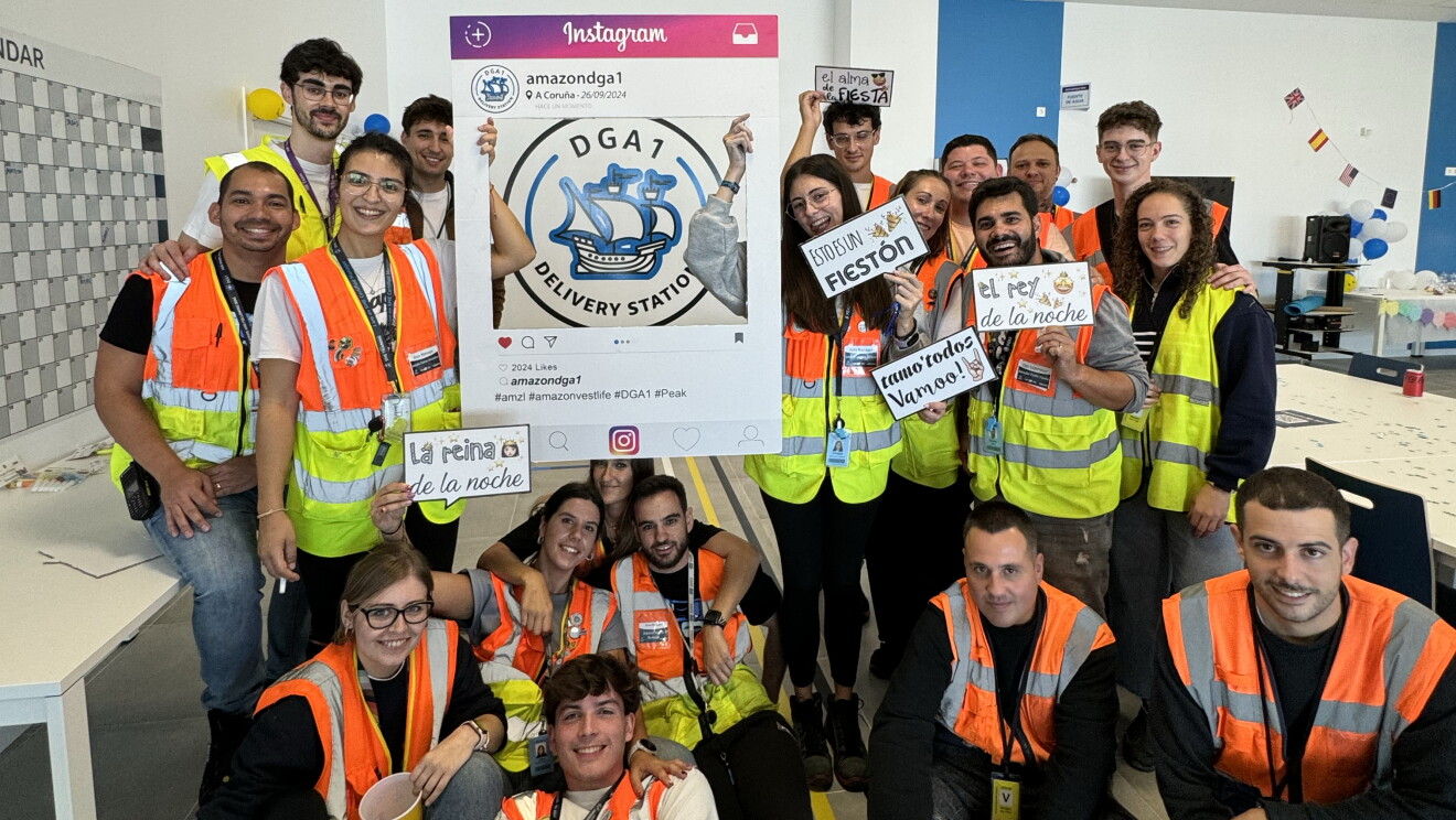 Primer día de la estación logística de Amazon en Cambre (A Coruña)