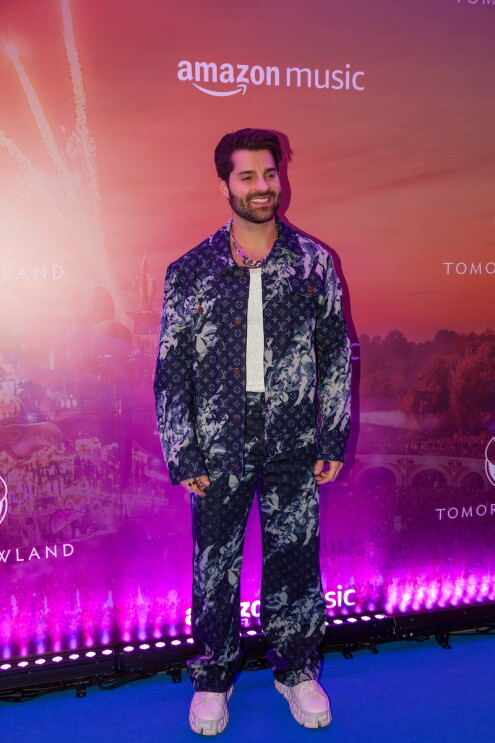 Alok, DJ e produtor brasileiro, na estreia de We Are Tomorrow