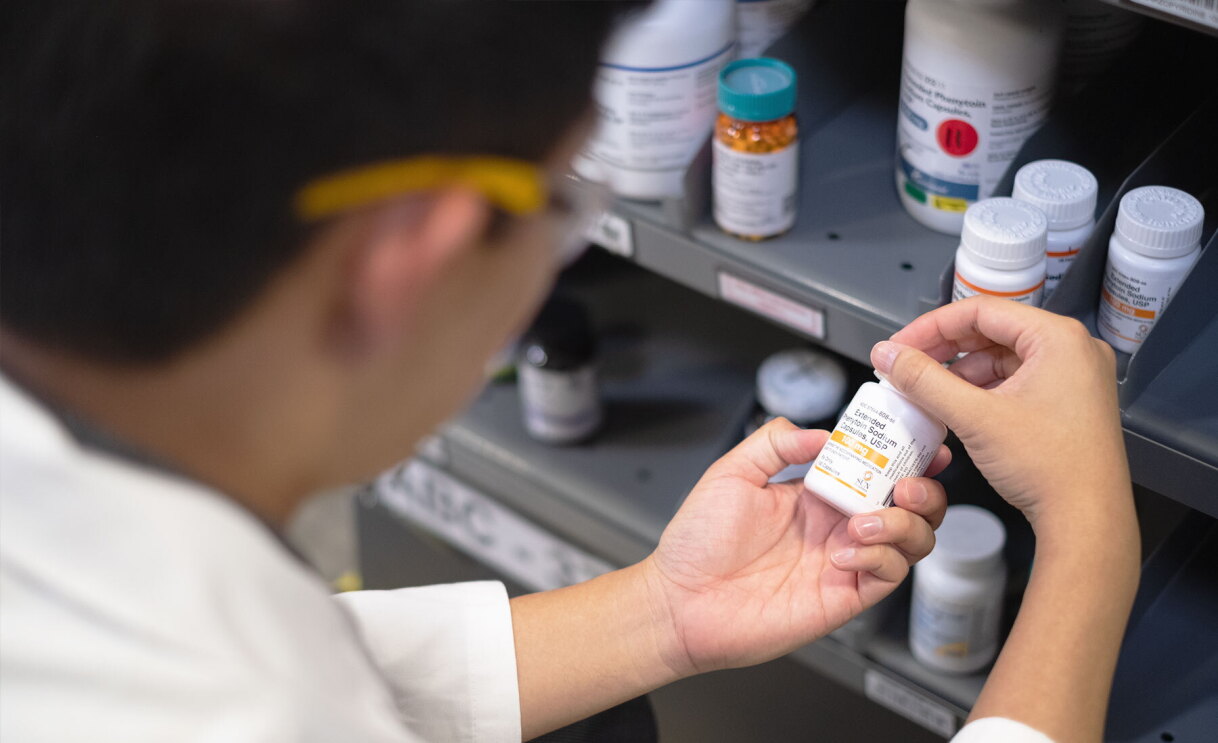 An image of Andrew Vo, an Amazon pharmacist.